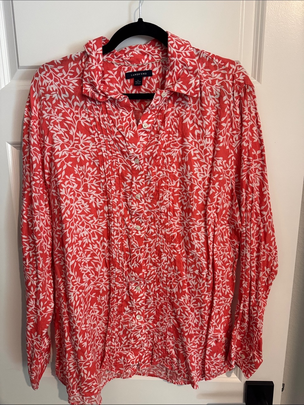 Lands' End Linen Coral and White Leaf-Print Long Sleeve Button-Down Shirt